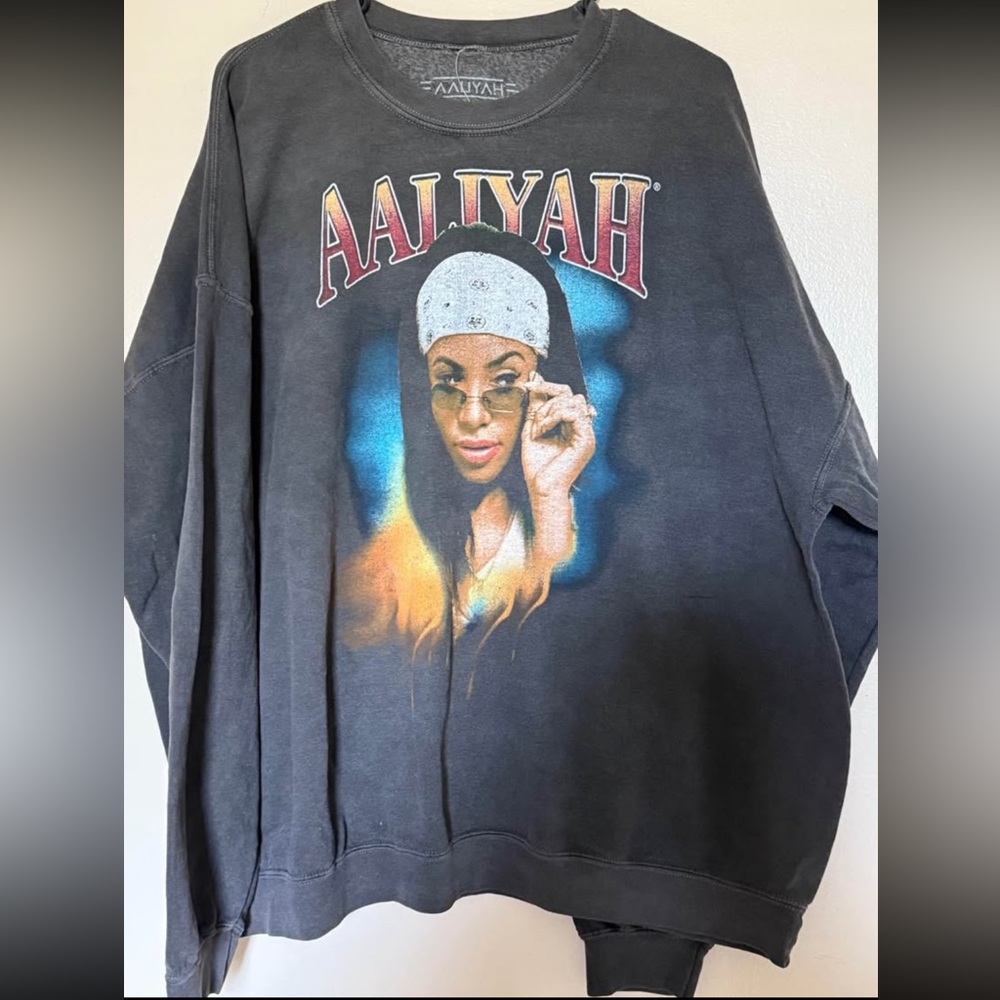 Oversized crew neck, fashion nova 3x 
New never worn